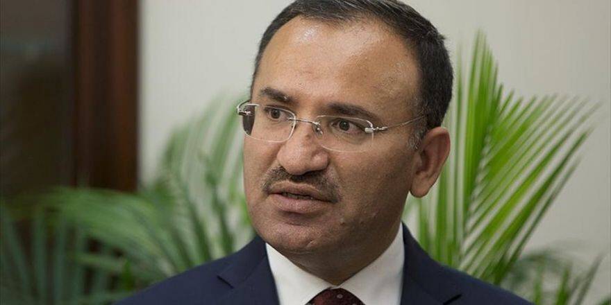 Adalet Bakanı Bozdağ: 'Bu, Şekilciliktir, İdeolojik Bir Yaklaşımdır'