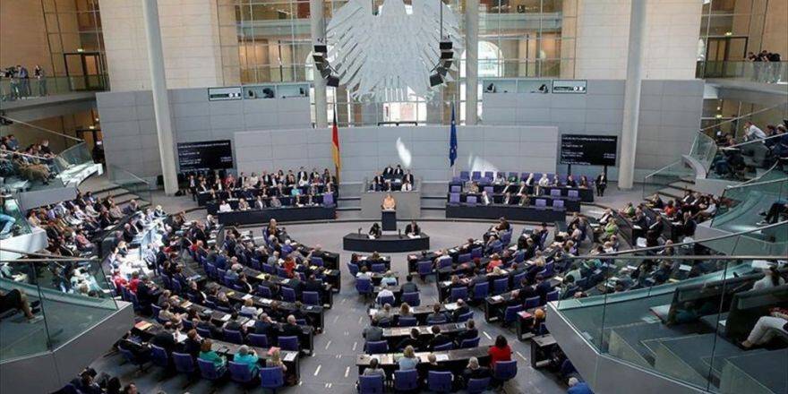 Der Spiegel Dergisi: Alman Hükümeti Federal Meclis'in Aldığı Karara Mesafe Koyacak