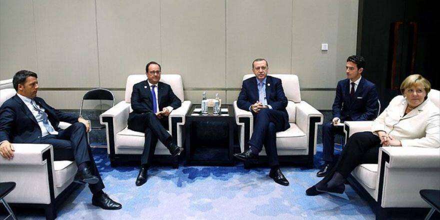 Cumhurbaşkanı Erdoğan, Liderlerle Dörtlü Zirvede Bir Araya Geldi