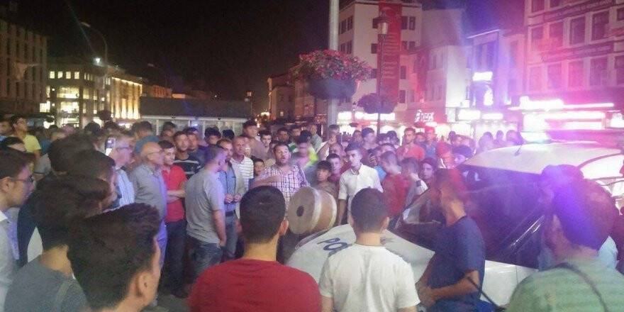 Elektrik kesintisi vatandaşları Valilik önünde topladı
