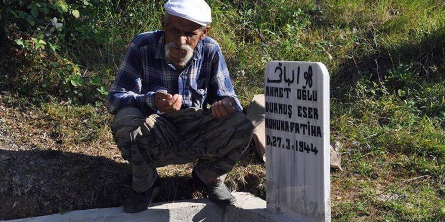 Köylüye Kızdı Mezarını Evinin Bahçesine Yaptı