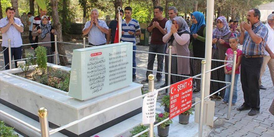 Ömer Halisdemir'in Kabrine Ziyaretçi Akını