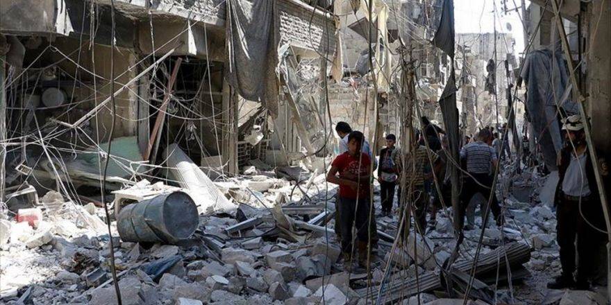 Rus Uçakları Halep'te Yerleşim Yerini Vurdu: 10 Ölü, 18 Yaralı