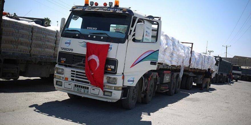Türkiye'den Gönderilen Yardımları Taşıyan Tırlar Gazze'ye Ulaştı
