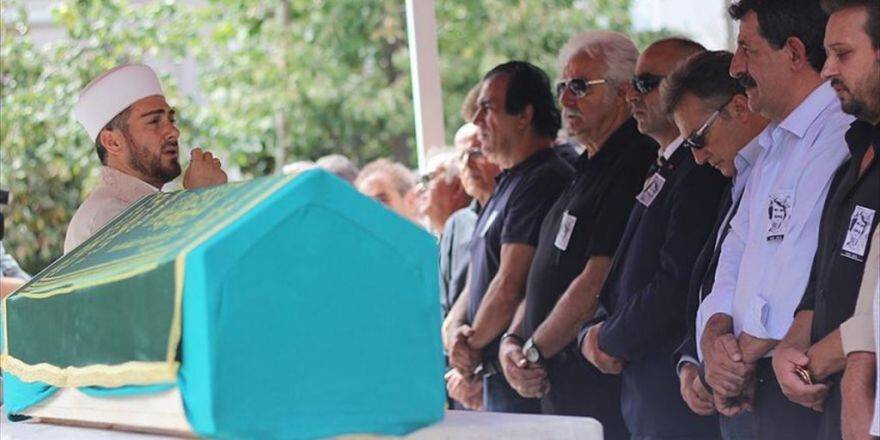 Oyuncu Hekimoğlu Son Yolculuğuna Uğurlandı
