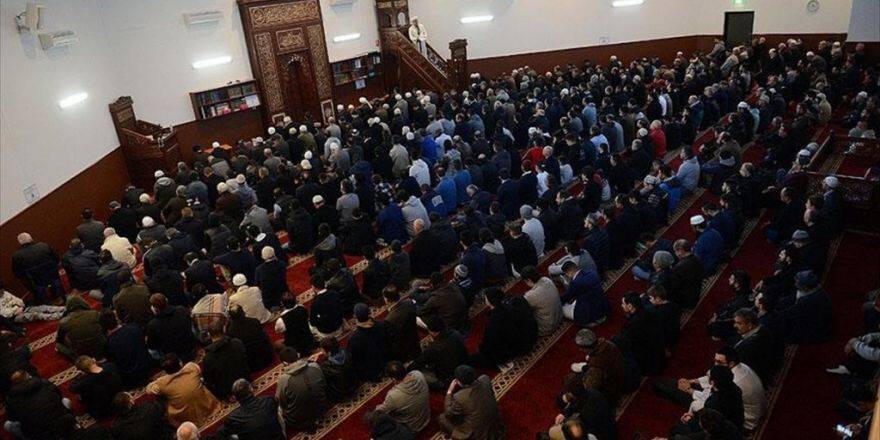Avustralya’da Yarım Milyon Müslüman Camilere Koştu