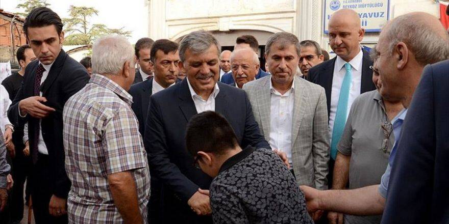 Gül Bayram Namazını Kavacık Hasan Yavuz Camisi'nde Kıldı