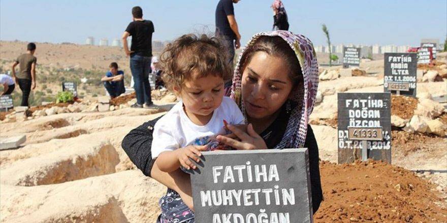 'Kızın Seni Özledi Görmeye Geldik'