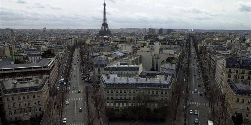 Paris'te Nezaket Zabıtası Dönemi Başlıyor