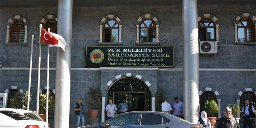 Sur Ve Silvan Belediyelerinde Yasa Dışı Materyaller Bulundu