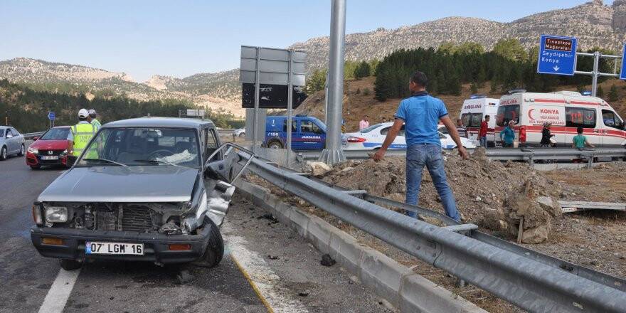 Seydişehir’de iki otomobil çarpıştı: 9 yaralı