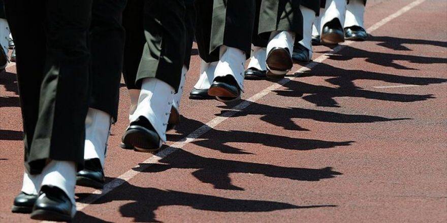 Fetö Şüphelisi Askerlerin 'Murakıbı' Tutuklandı