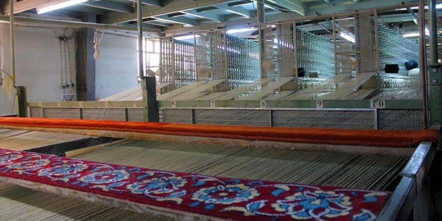 Tarihi Camilerin Halıları Asırlık Tecrübeyle Dokunuyor