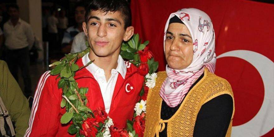 Türk Sporculardan 1 Gümüş, 3 Bronz Madalya