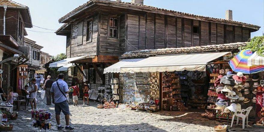 Modern Yaşamla Tarihin Buluştuğu Belde: Nessebar