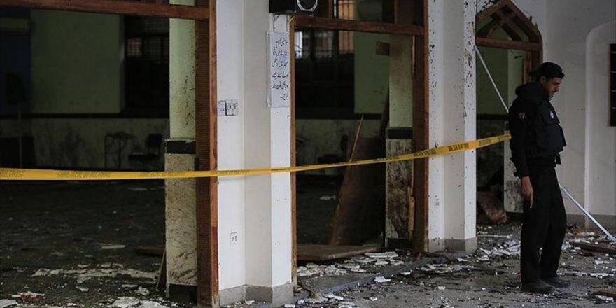 Pakistan'da Camiye Bombalı Saldırı: 16 Ölü