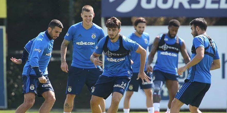 Fenerbahçe İlk Galibiyet Peşinde