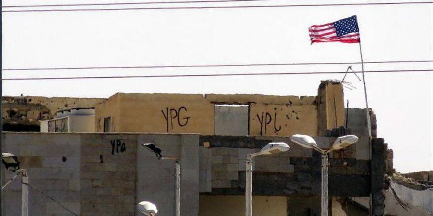 Tel Abyad'a Asılan Abd Bayrağı Suriyelileri Kaygılandırdı