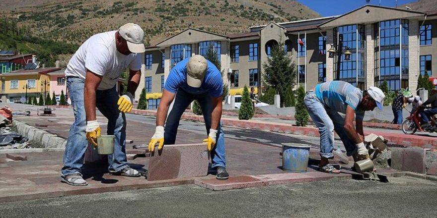 Okulların Bakım Onarımını Ahıska Türkleri Yaptı