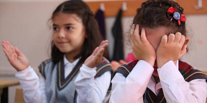 'Okulun İlk Günü Çocuğun Ağlaması Normal Kabul Edilmeli'