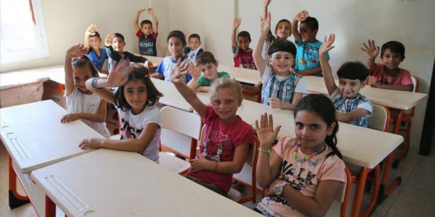 Suriyeli Öğrenciler De Ders Başı Yaptı