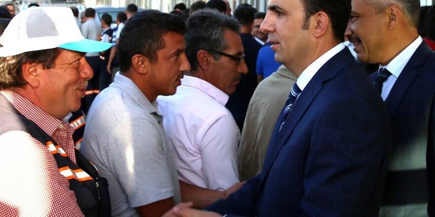 Altay, belediye personeli ile bayramlaştı