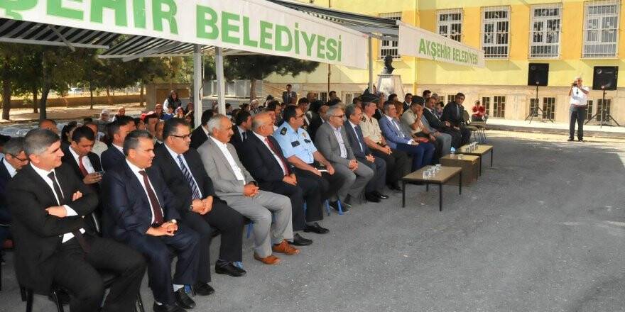 Akşehir Belediyesi’nden 3 bin çanta ve kırtasiye seti