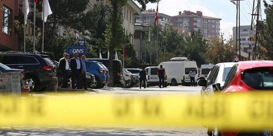 İsrail Büyükelçiliği Önünde Bıçaklı Kişi Etkisiz Hale Getirildi
