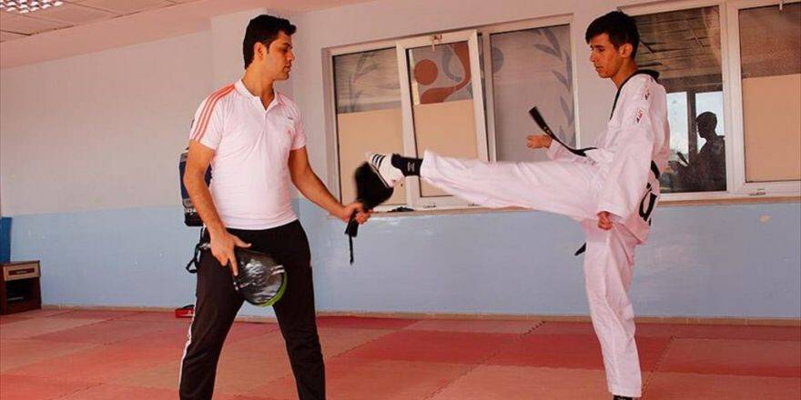 Engelini Para-tekvando İle Aştı