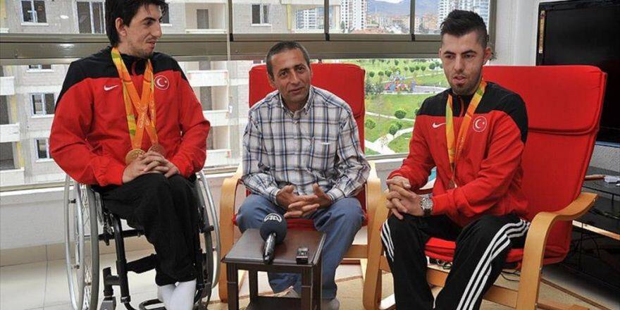 Hacdaki Babanın Çifte Madalya Sevinci