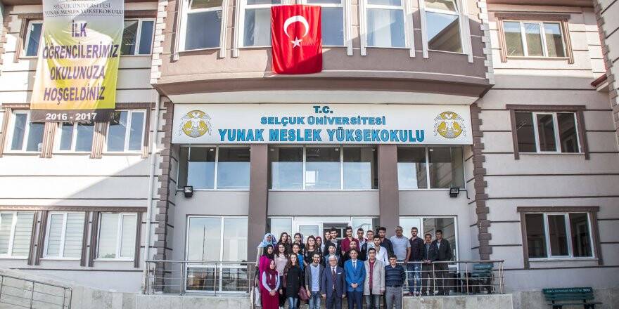Yunak Meslek Yüksek Okulu eğitim öğretime başladı