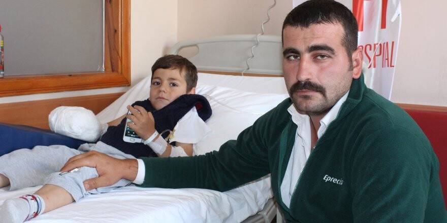 4 yaşındaki çocuğun yem makinesine kaptırdığı parmağı yerine dikildi