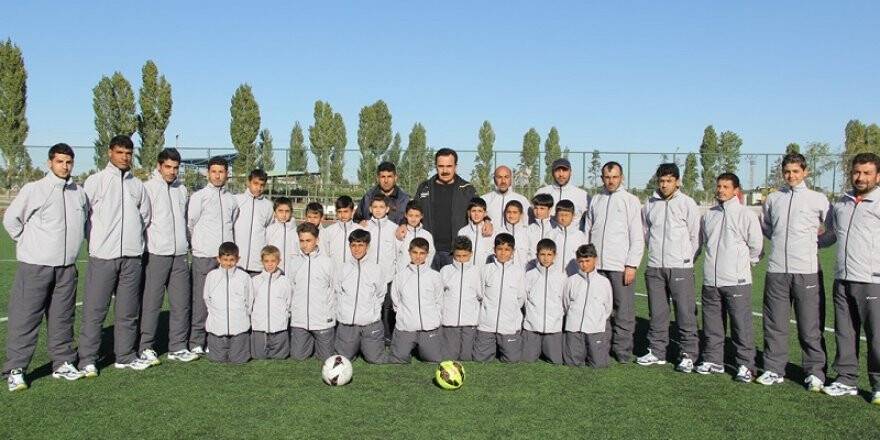 Özçelik’ten sosyal sorumluluk örneği