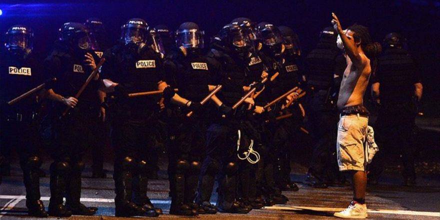Abd'de Polis Bir Siyahiyi Daha Öldürdü