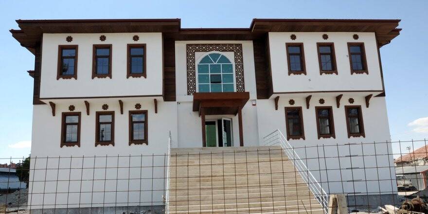 Karapınar, Şehir Konağı’na kavuşuyor
