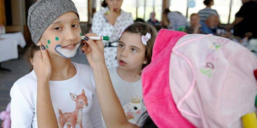 Suriye'deki Savaş, Küçük Esma'nın Saçlarını Döktü