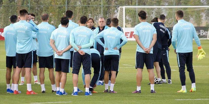 A Milli Futbol Takımı'nda Ukrayna Maçı Hazırlıkları Başladı