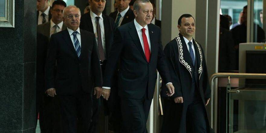 'Türkiye'de Demokratik Anayasal Rejimin Koruyucusu Millettir'