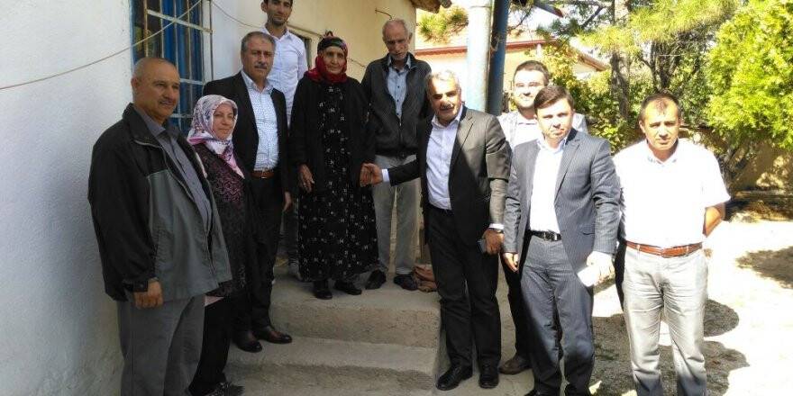 AK Parti'den Yaşlılara ziyaret