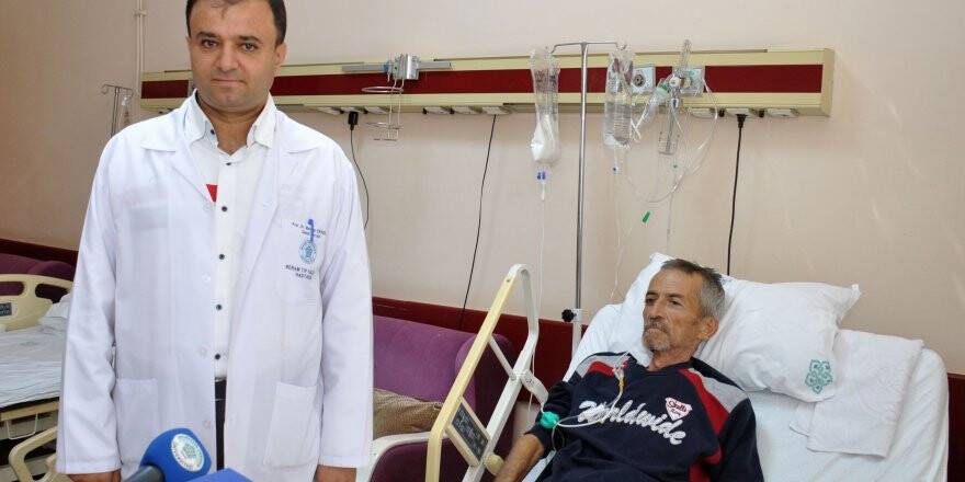 Midesinden 9 buçuk kiloluk tümör çıktı