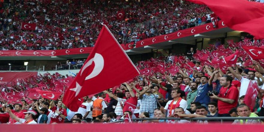 Milliler taraftarıyla Buluşuyor...
