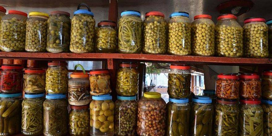 Kirazdan Armuda Farklı Tatlardaki Turşular Kışa Hazır