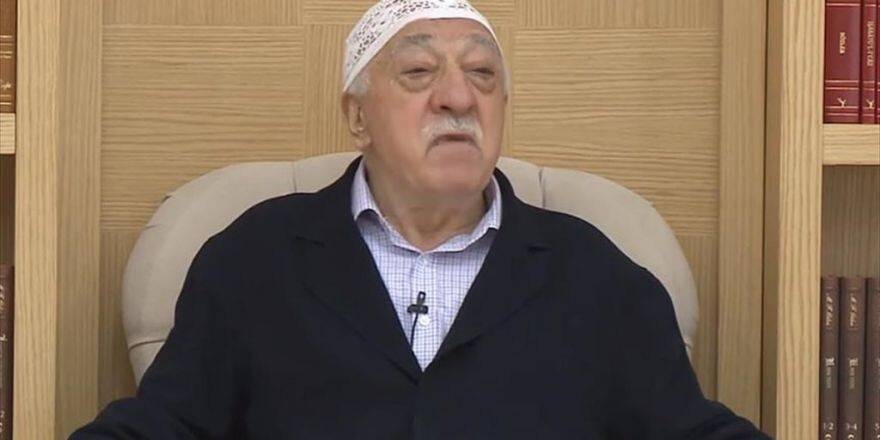 Fetö Elebaşı Gülen'in Bardağındaki Suyu İçmek İçin Yarışmışlar
