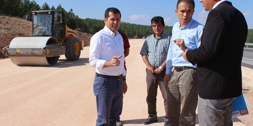 Altunyaldız, yol yapım çalışmalarını inceledi