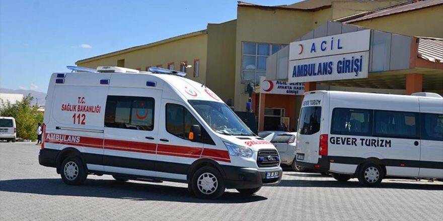 Hakkari Valiliği: Terör Saldırısında 5 Sivil Hayatını Kaybetti