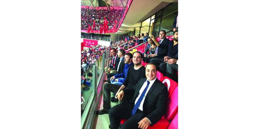 Ramada ekibi milli takımla birlikte