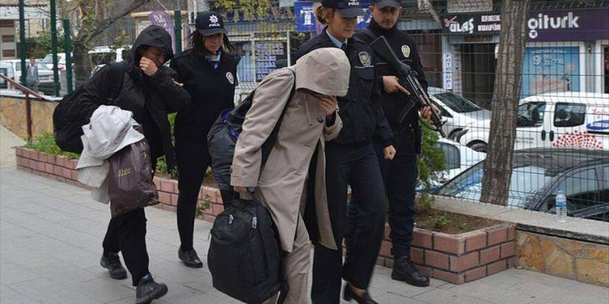 Yunanistan'a Kaçmaya Çalışan 2 Doktor Tutuklandı