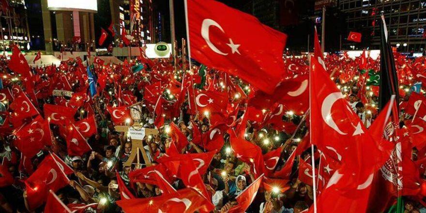 '15 Temmuz' Resmi Tatil Oluyor