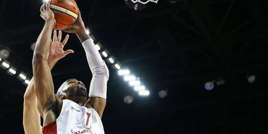 Galatasaray Odeabank Son Şampiyonu Ağırlıyor