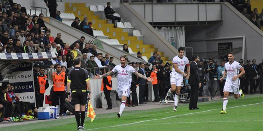 Deplasmanda 3 Puan Beşiktaş'ın